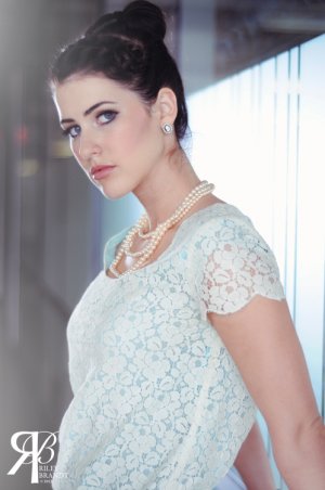 Susan_Pearls_Web_0001.jpg